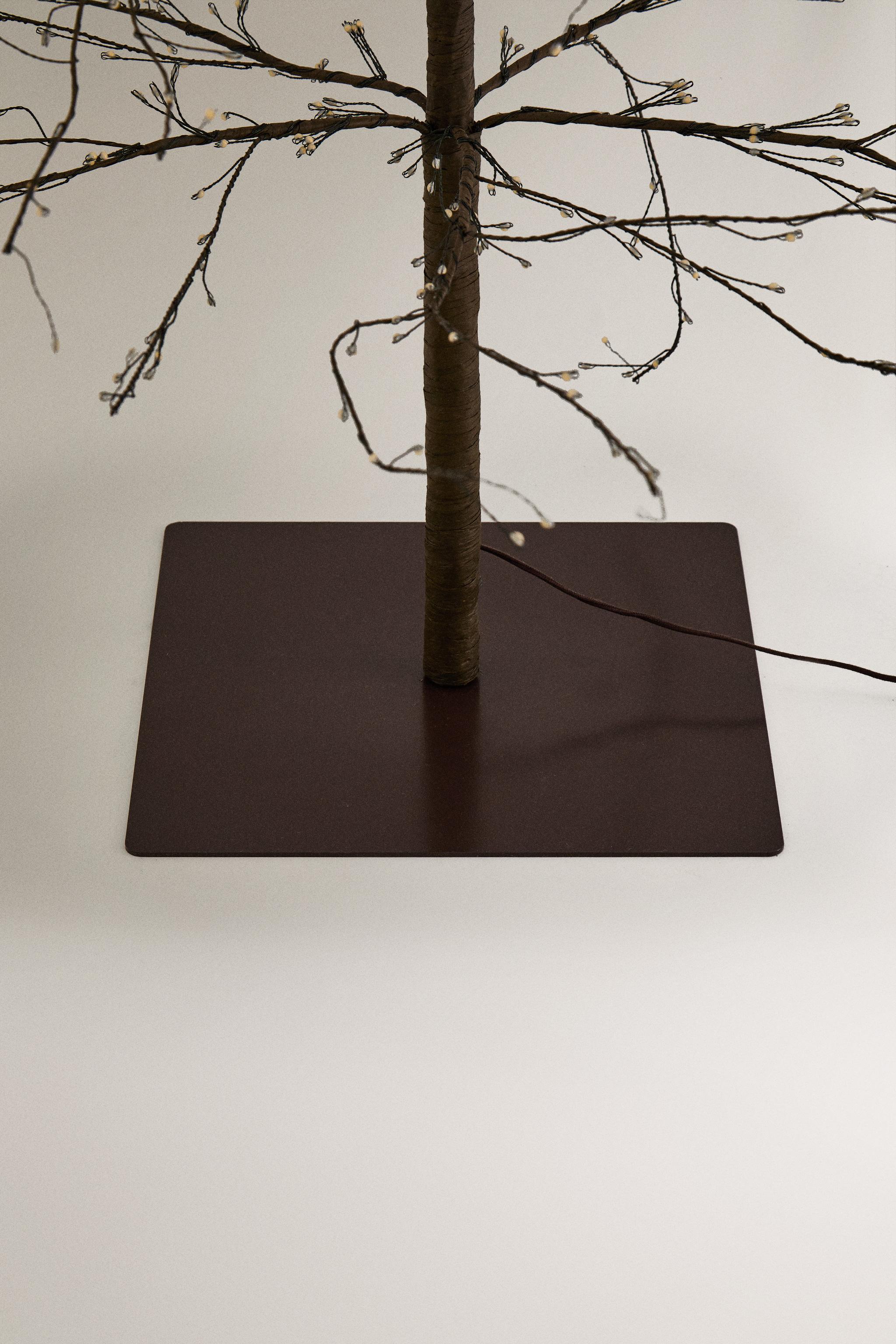 LED LIGHT CHRISTMAS TREE (98.4")